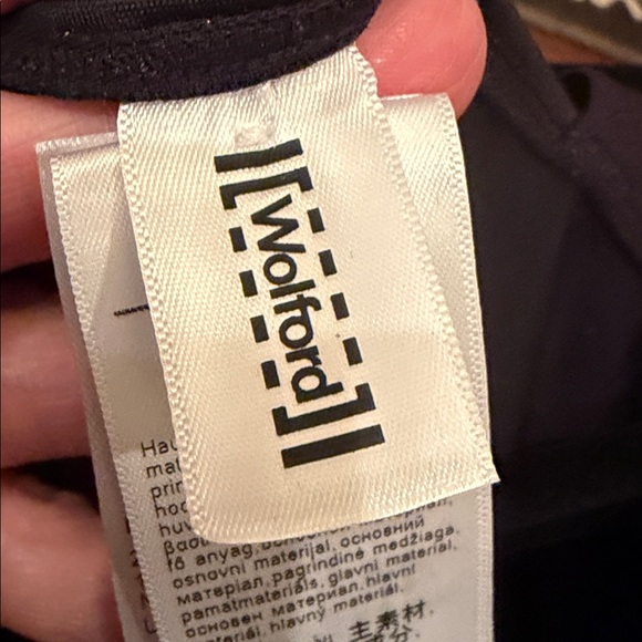 Gorgeous “WOLFORD” Bathing Suit with wire rim bra - Picture 3 of 8